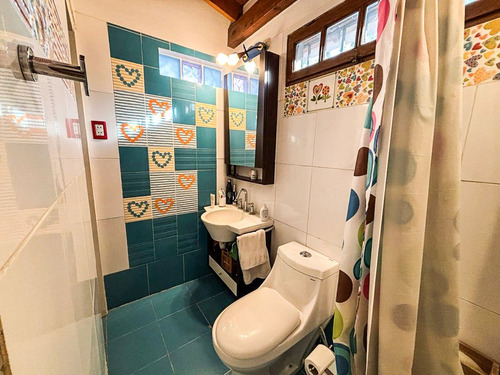Venta Casa 6 Ambientes C/dep. Barrio Los Jazmines