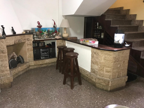 Imagen 4 de 18 de Casa - Venta - La Tablada - 6 Ambientes - Dos Plantas