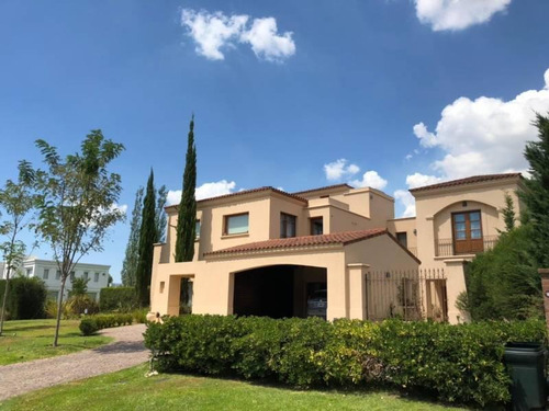 Imagen 2 de 13 de Nordelta - La Isla | Casa En Venta Con Spa Y Pileta Interior, Al Lago Central