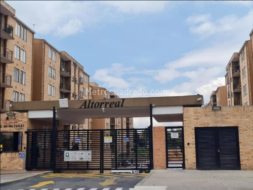 Apartamento En Arriendo En Bogotá Club De Los Lagartos. Cod 111463