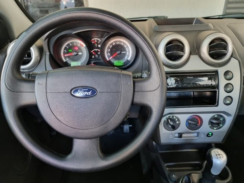 Imagem 15 de 15 de Fiesta Sedan 1.6 Mpi Class Sedan 8v Flex 4p Manual