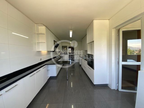 Departamento En Arriendo De 5 Dorm. En Vitacura
