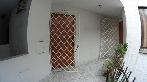 Apartaestudio En Venta En La Playa. Cod V21605