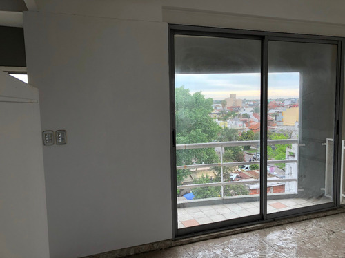 Imagen 5 de 12 de Departamento De 1 Amb Amplio Al Fte Tipo Loft En San Justo