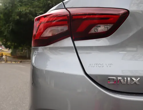 Chevrolet Onix 1.0T Premier Sedan At