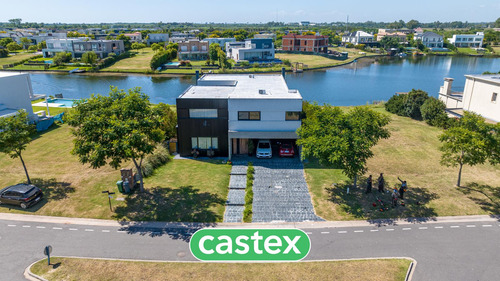 Casa A La Laguna En Venta En Vistas, Puertos