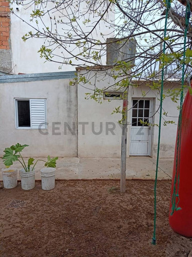 Se Vende Villa Rosas Con 2 Viviendas Rafaela