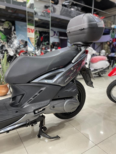 Imagen 3 de 8 de Kymco Agility 200i - Usado - Motos M R