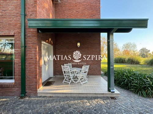 Casa En Venta En Los Puentes