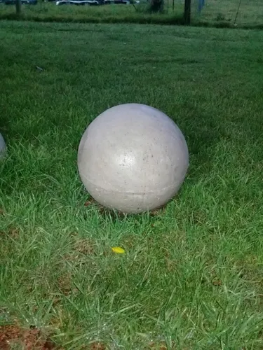 Esferas De 50 Cm De Diámetro Con Base Nic Hormigones