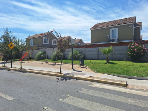 Arriendo Excelente Casa, Barrio Los Ciruelos De Buin