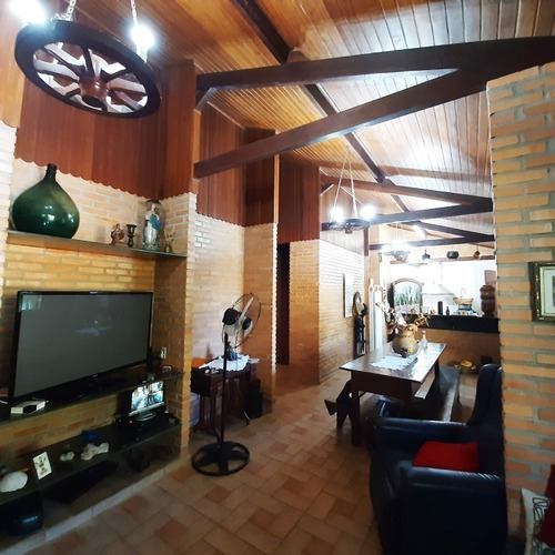 Chácara No Bairro Adriangela Em Ribeirão Das Neves - Ces11