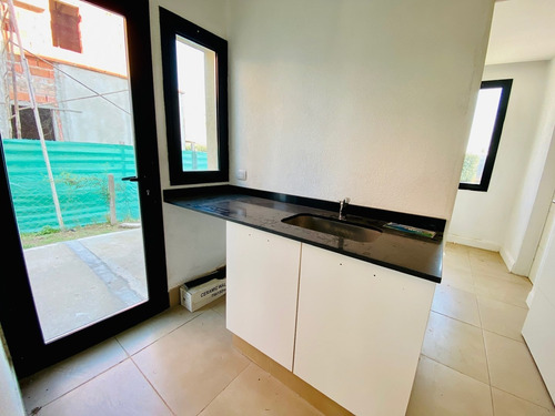 Imagen 22 de 29 de Vendo Casa A Estrenar, Dos Plantas, Tres Dormitorios Y Con Piscina, Barrio Las Tipas, Nordelta!