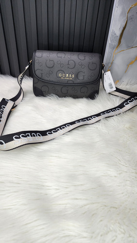 Bolsa Guess Hg961623 Nueva 100 % Original Con Etiqueta Negro Estampado Oro Negro