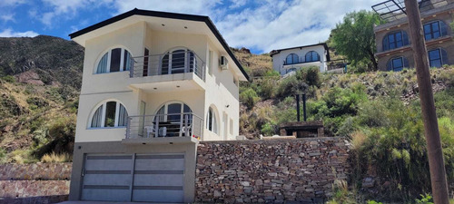 Imagen 2 de 12 de Casa De Vacaciones En Reyunos 1