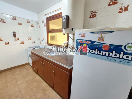 Imagen 7 de 12 de Departamento 2 Amb. - Con Cochera - Excelente Ubicación