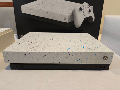 Microsoft Xbox One X 1tb Edição Especial Hyperspace - Xbox One X Hyperspace Edition (Recondicionado)