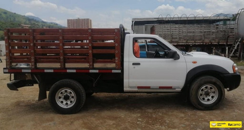 Nissan Frontier Np300 2500 Cc Mt 4x4 Td Estaca