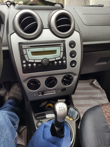 Ford Fiesta Sedan 1.6 Rocam Se Flex 4p 2014