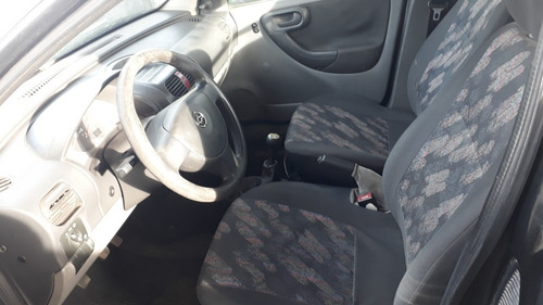 Imagem 6 de 8 de Chevrolet Montana 2004 1.8 Flex Power 2p
