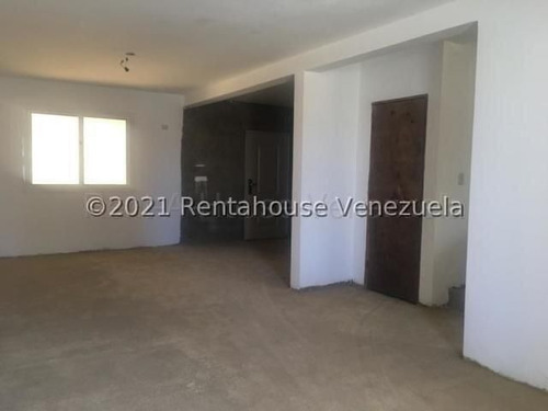 Imagen 7 de 9 de Townhouse Duplex, En Obra Gris, Ubicado En La Urbanización Los Caciques , Punto Fijo. #22-13924. Circuito Cerrado, Vigilancia Privada, Condominio Con Piscina.
