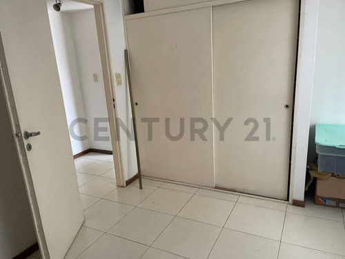 Depto Dos Dormitorios En Venta Calle 123 Entre 61 Y 62 (la Plata, Buenos Aires)