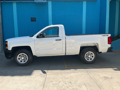 Chevrolet Silverado 2500 4x4 At