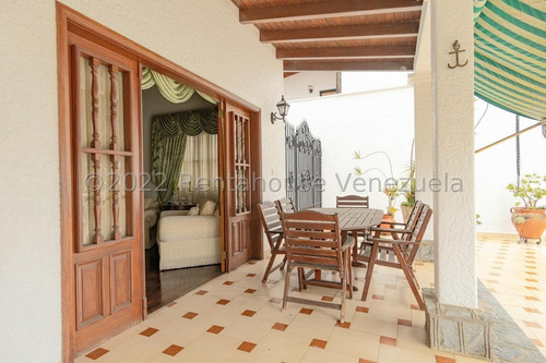 Exclusiva Casa En Venta Ubicada En Los Naranjos Del Cafetal 25-17320