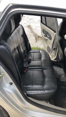 Renault Symbol 2013 1.6 16v Privilège Hi-flex 4p