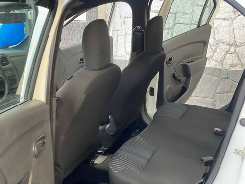 Imagem 8 de 14 de Renault Logan 1.0 12v Sce Flex Life Manual