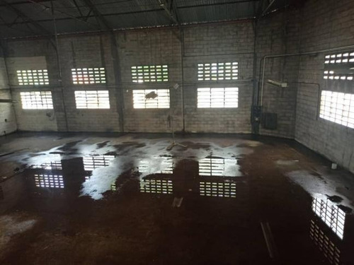Imagen 4 de 8 de Natalia Corzo Alquila Galpón Industrial En Km 1 Petare-santa Lucia 04123389698