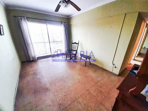 Imagen 3 de 15 de 3 Ambientes - Muy Luminoso - Excelente Ubicacion.-