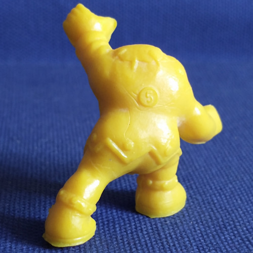 El Jorobado #48 Monstruo De Bolsillo Sonric's Meg Amarillo (Usado)