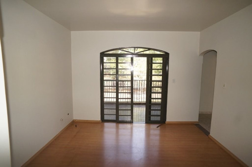 Imagem 11 de 30 de Sobrado Com 3 Dormitórios Para Alugar Por R$ 2.400,00/mês - Conjunto Residencial Parigot De Souza - Maringá/pr - So0074