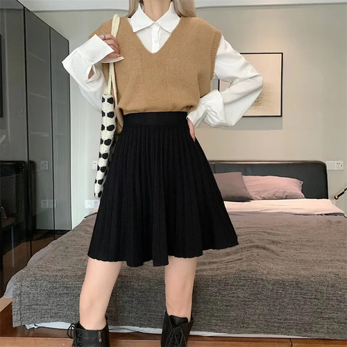 Falda Corta Plisada Con Cintura Elástica