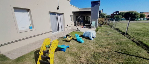 Imagen 28 de 29 de Casa En Venta En San Ramiro - Pilar Del Este
