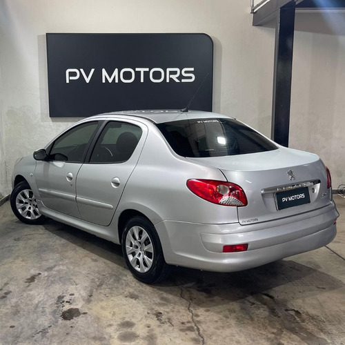 Peugeot 207 Passion Sed. Passion XR Sport 1.4 Flex 8V 4p
