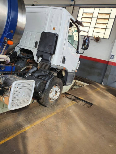 Imagem 8 de 13 de Mercedez Accelo C/ 50mil Km