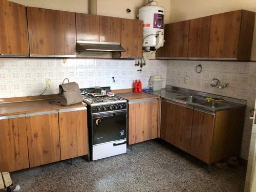 Vendo Excelente Casa Remodelada A Mts De Juan B Justo Al 2500, Ideal Para Empresas O Rentas