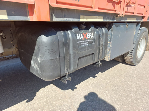 Tanque Maxepa 340l Plástico Con Soportes Para Camión