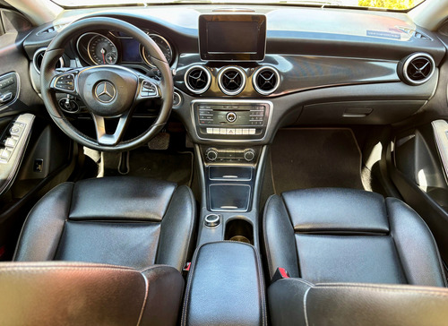 Mercedes-Benz Clase CLA 1.6 200 Cgi Sport At