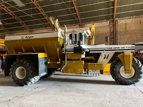 Fertilizadora Terra Gator 1603t