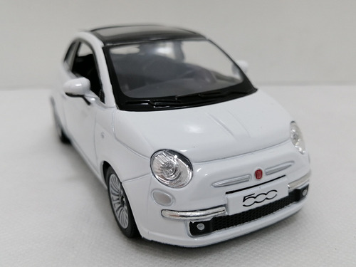 New Fiat 500/escala 1:28/kinsmart/13cms De Largo/metálico. 