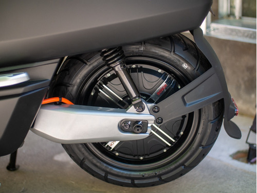 Imagen 11 de 15 de Moto Electrica Scooter Nuuv Nqi Ext Sport Bosch Litio
