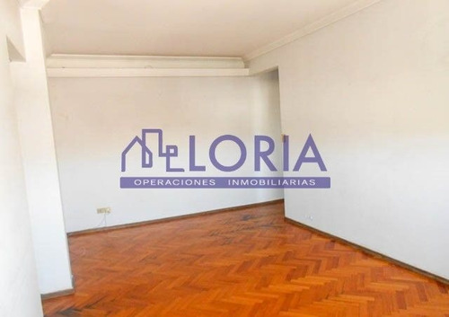 Imagen 8 de 19 de 4 Ambientes - 2 Baños - Muy Luminoso.-