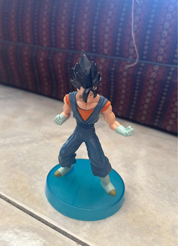 Figura Goku Con Base Dragon Ball Z