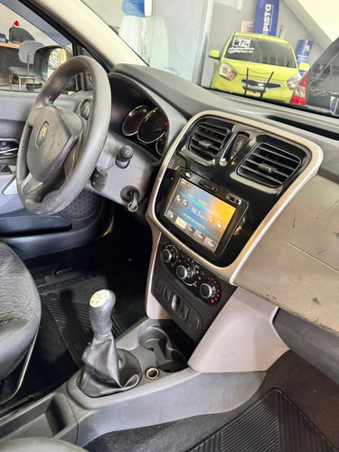 Renault Logan 1.6 Expression Hi-power 4p
