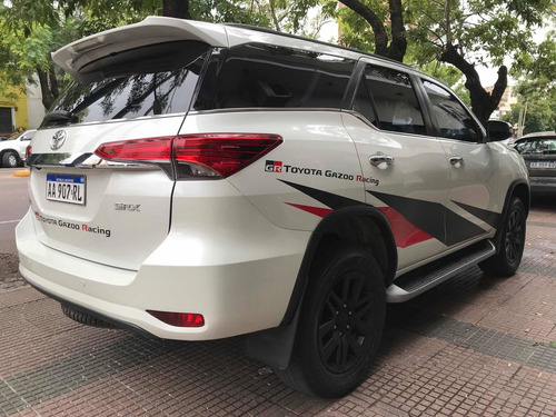Imagen 4 de 15 de Toyota Sw4 2.8 Srx 177cv 4x4 7as At 2017