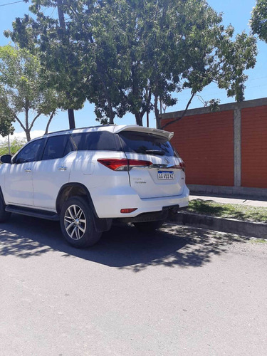 Imagen 3 de 7 de Toyota Sw4 2016 2.8 Srx 177cv 4x4 7as At