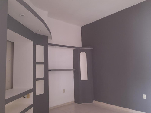 Casa En Venta Garage Para 3 Autos, Alberca - Granjas De La Boticaria